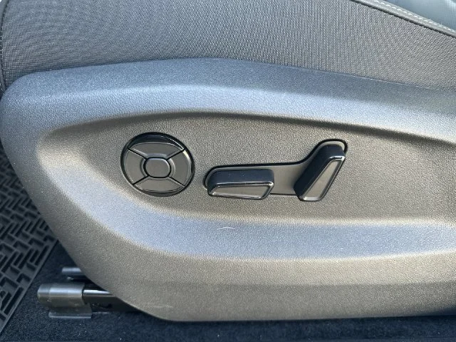 New 2026 White Volkswagen SE image 19