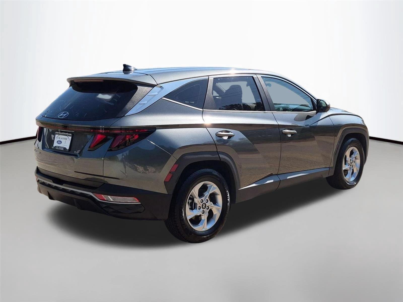 Used 2022 Amazon Gray Hyundai SE image 5