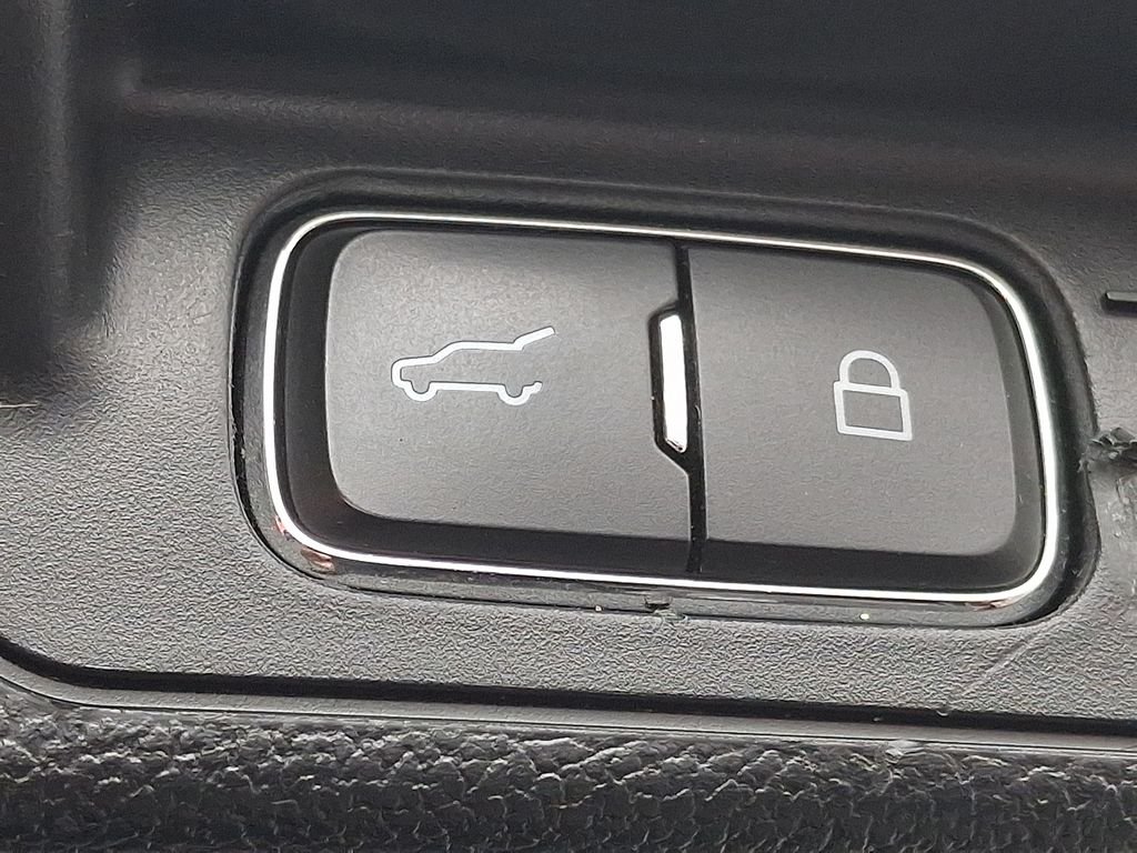 Used 2023 Gray Ford XLT image 30