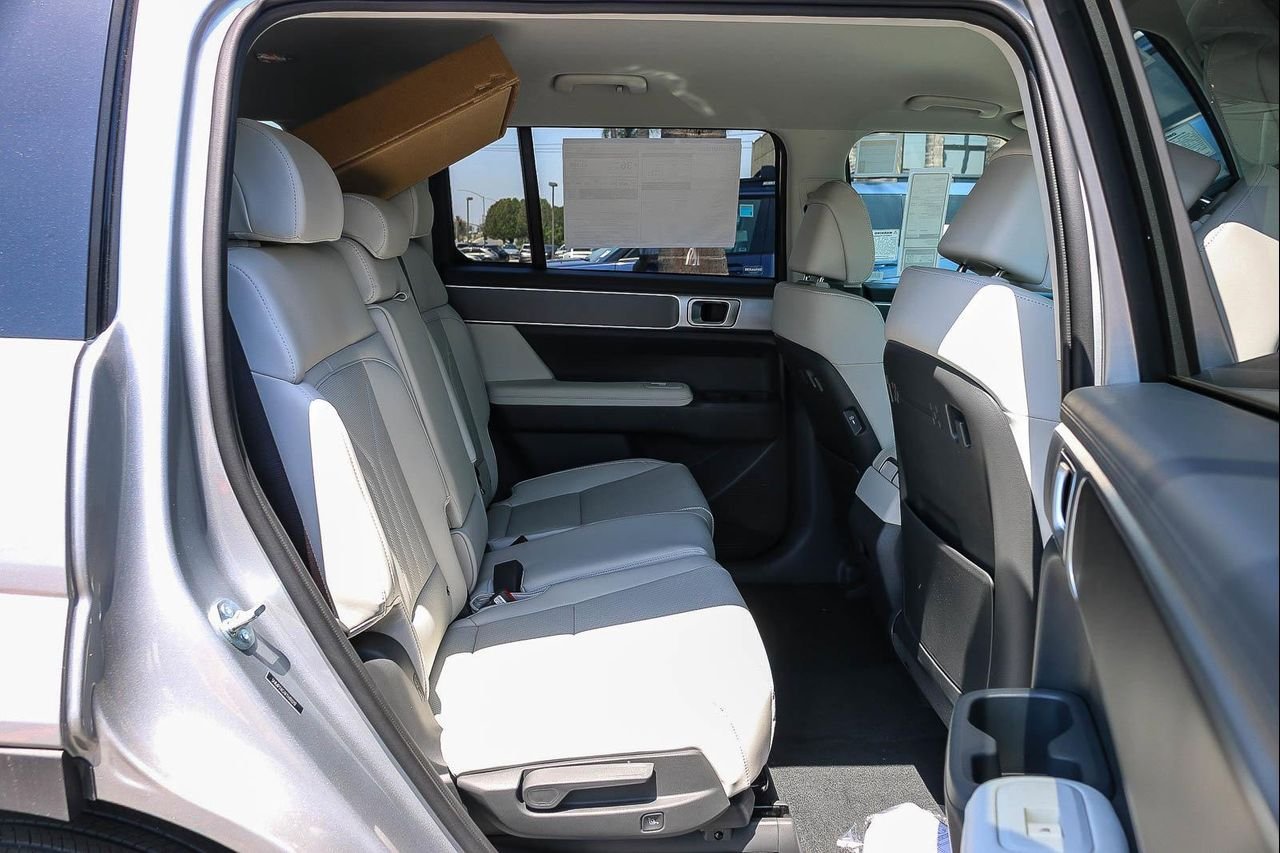 New 2026 Silver Hyundai SEL image 43