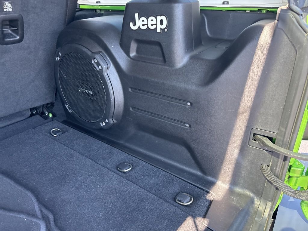 Used 2019 Green Jeep Unlimited Sahara image 23