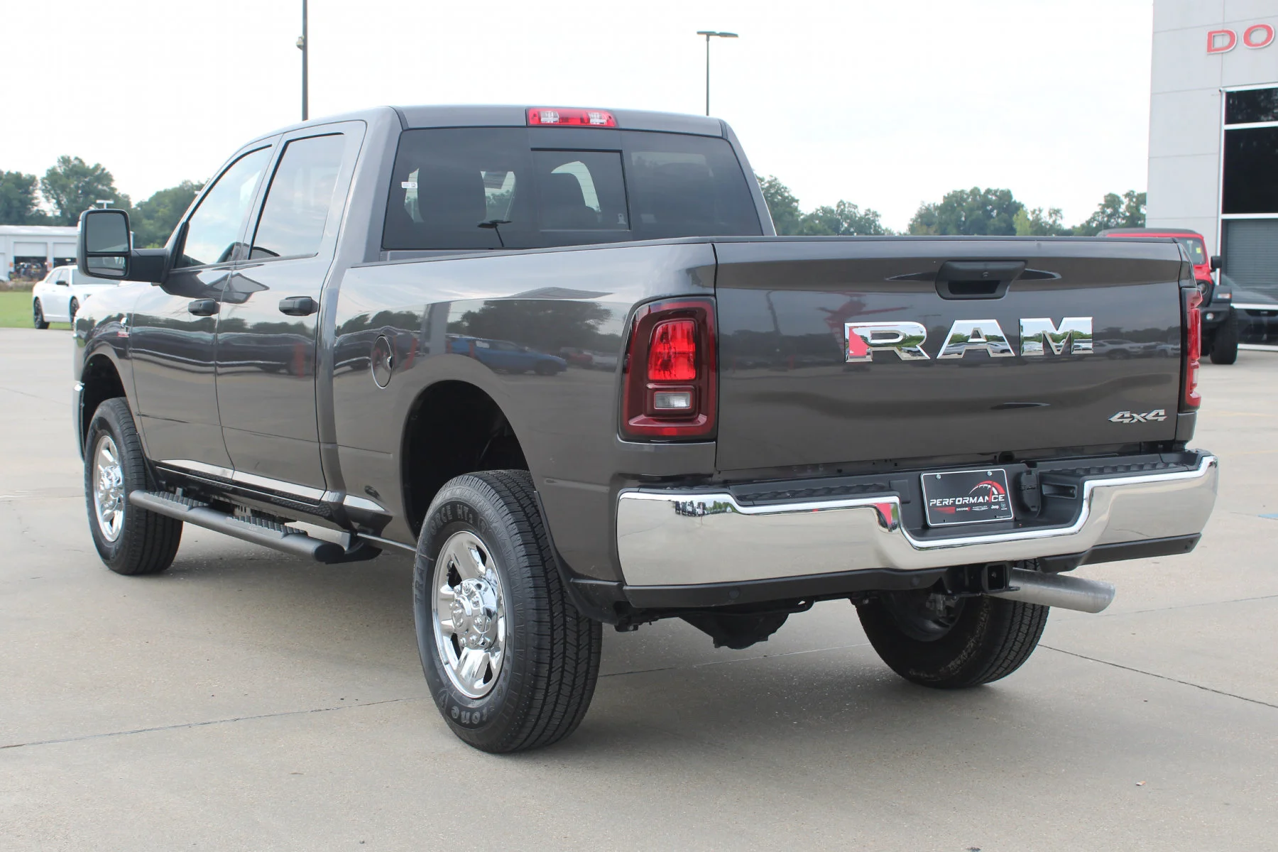 New 2026 Granite Crystal Metallic Clear-Coat Exterior Paint RAM Tradesman image 23