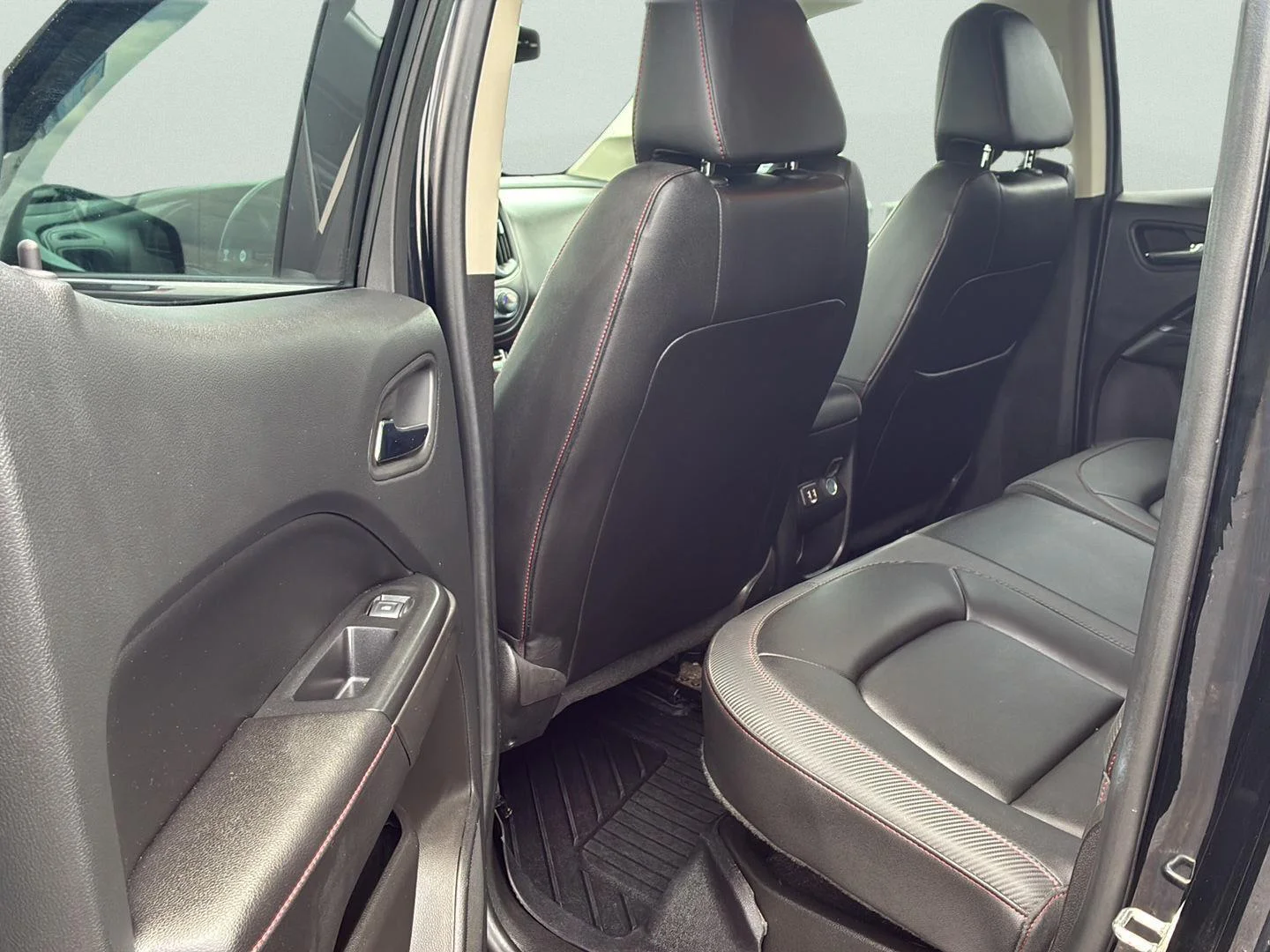 Used 2019 ONYX BLACK GMC 4WD All Terrain w/Leather image 12