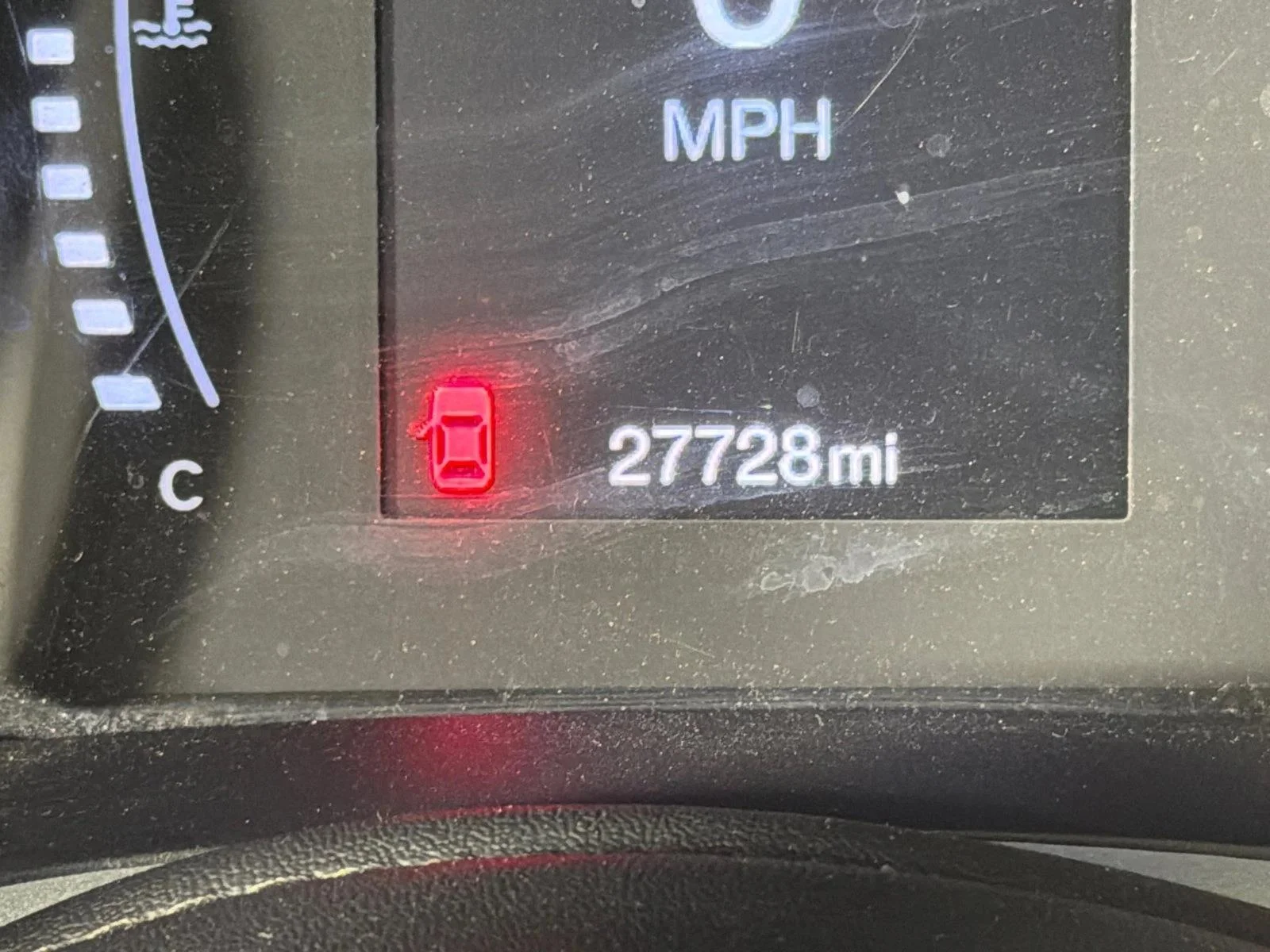 Used 2021 Silver Jeep Latitude image 27