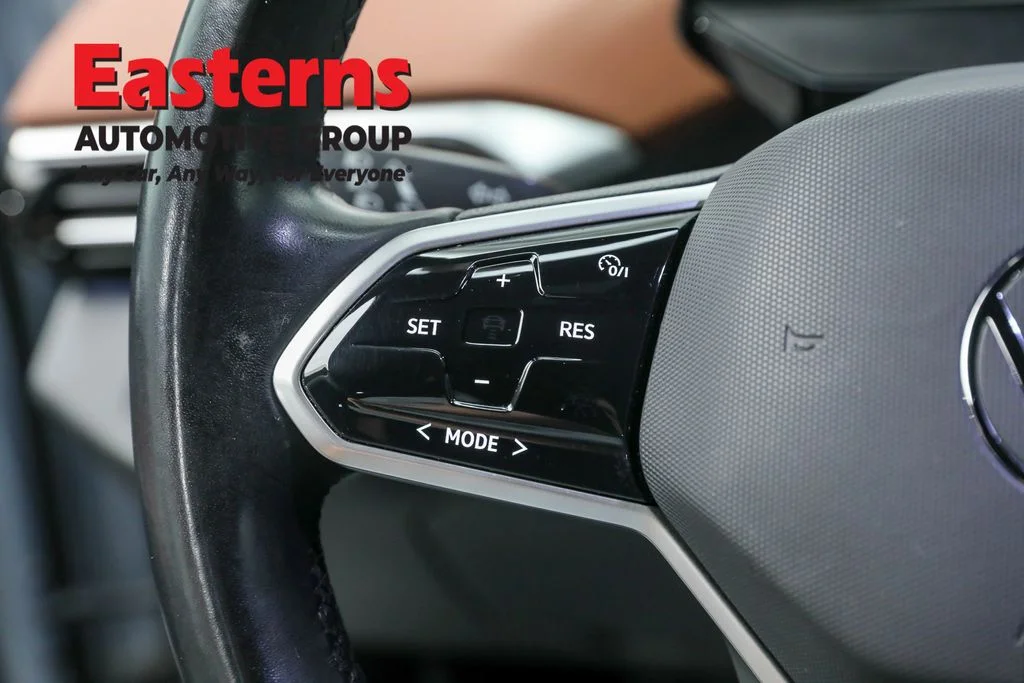 Used 2021 Silver Volkswagen Pro S image 14
