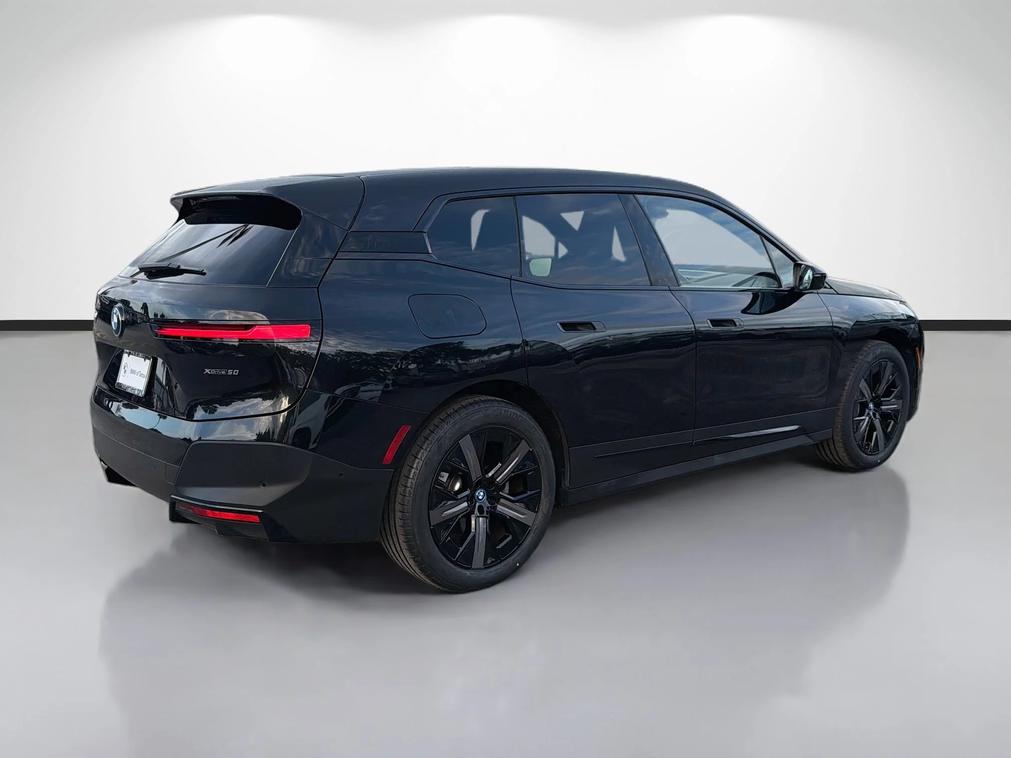 Certified Used 2024 Black Sapphire Metallic BMW xDrive50 image 3