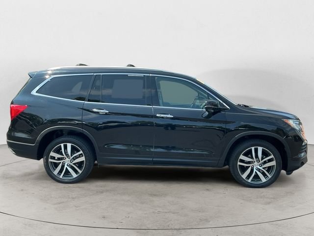 Used 2017 Black Honda Touring image 4