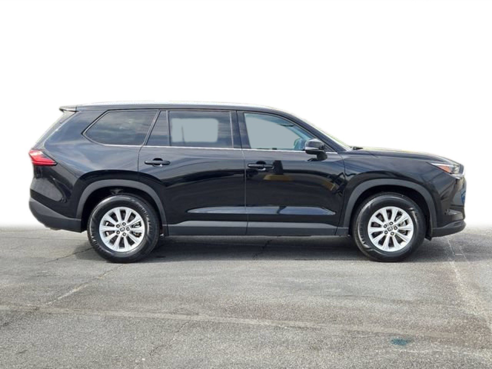 Used 2024 Midnight Black Metallic Toyota XLE image 9