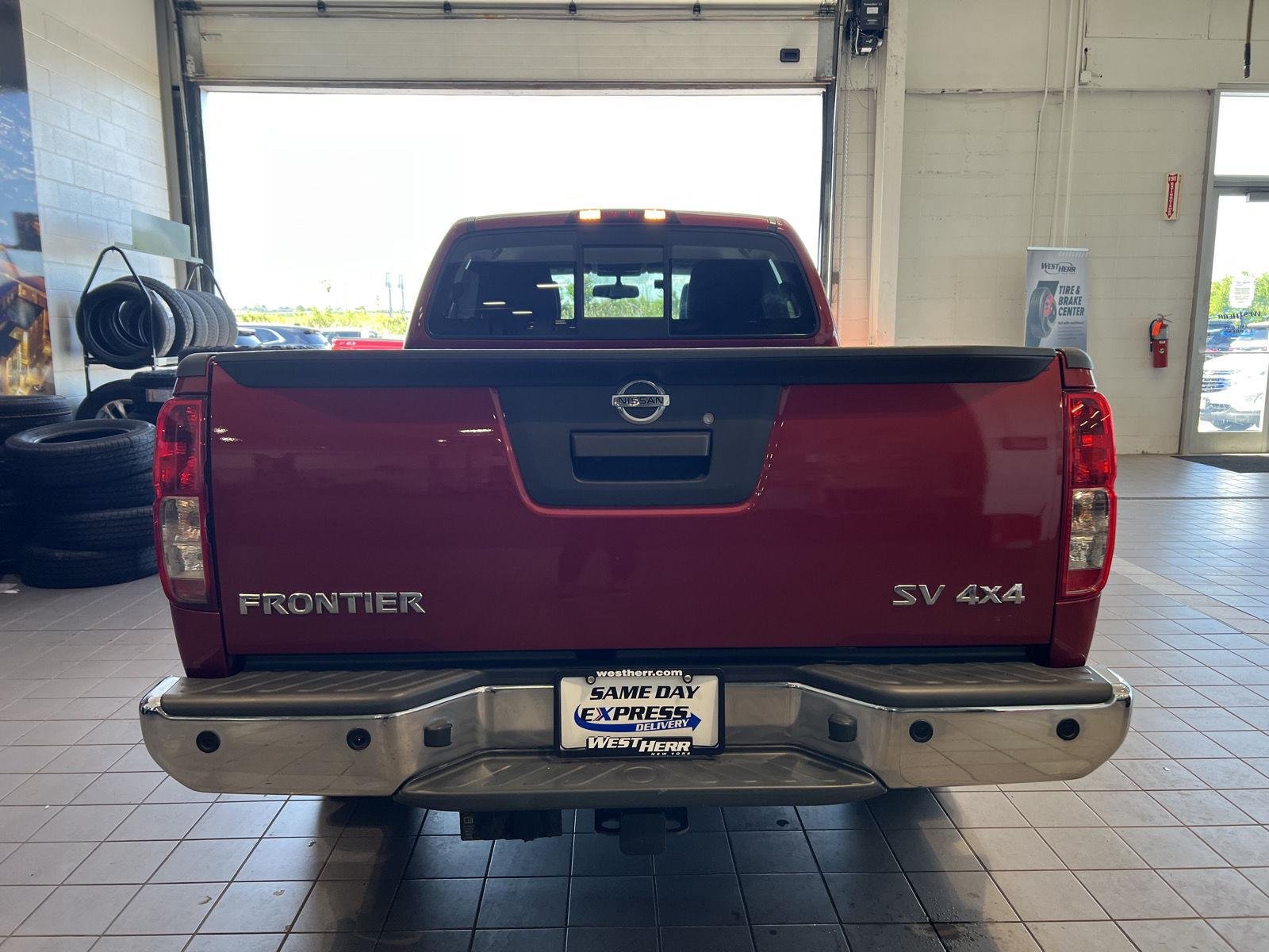 Used 2016 Lava Red Nissan SV image 6