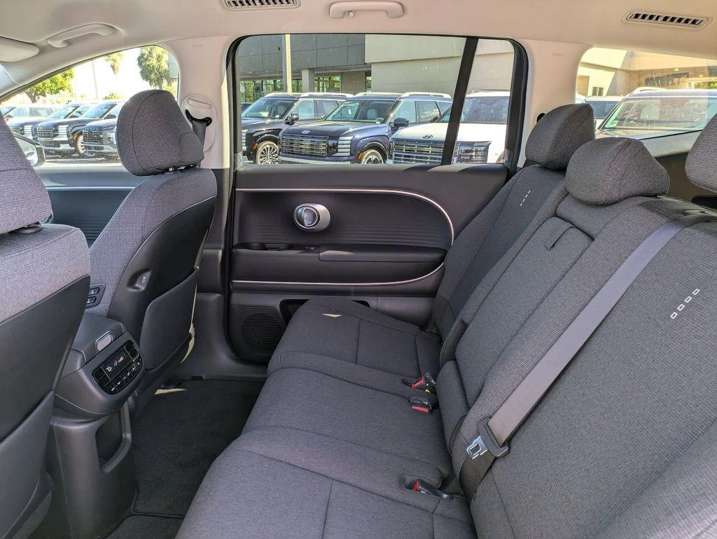 2026 Hyundai IONIQ 9 SE - Photo 15