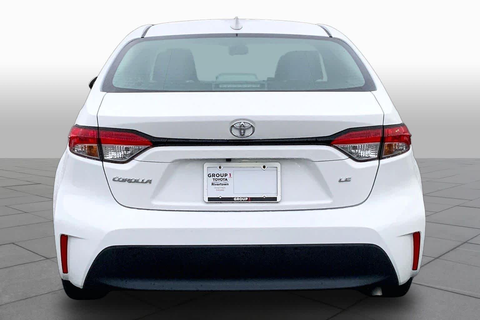 Used 2023 Ice Cap Toyota LE image 5