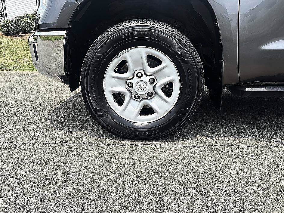 Used 2020 Magnetic Gray Metallic Toyota SR5 image 9