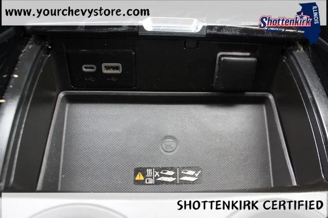 Used 2023 Silver GMC Denali image 39