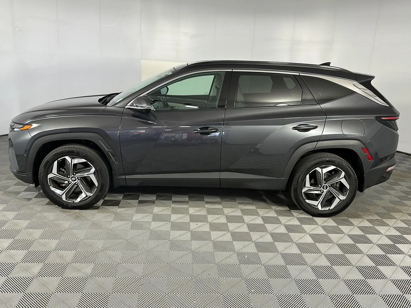 Used 2023 Portofino Gray Hyundai Limited image 8