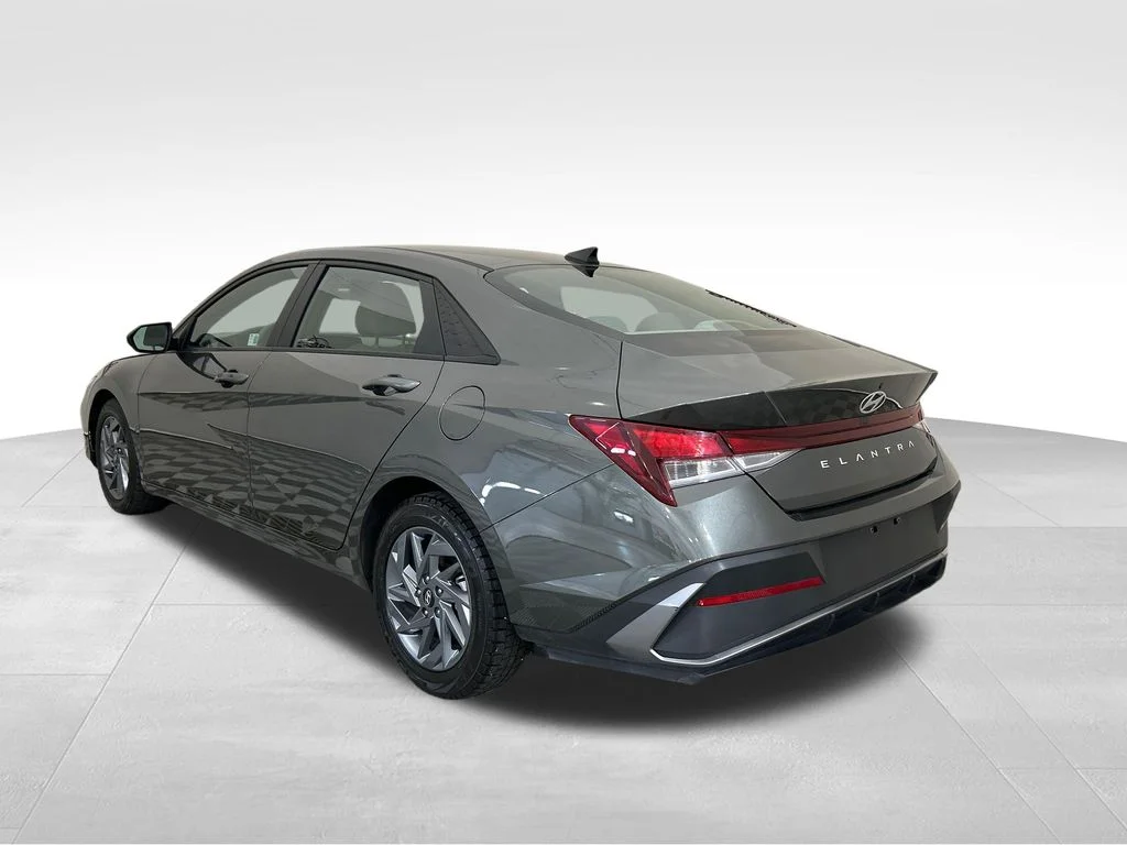 Used 2024 Gray Hyundai SEL image 3
