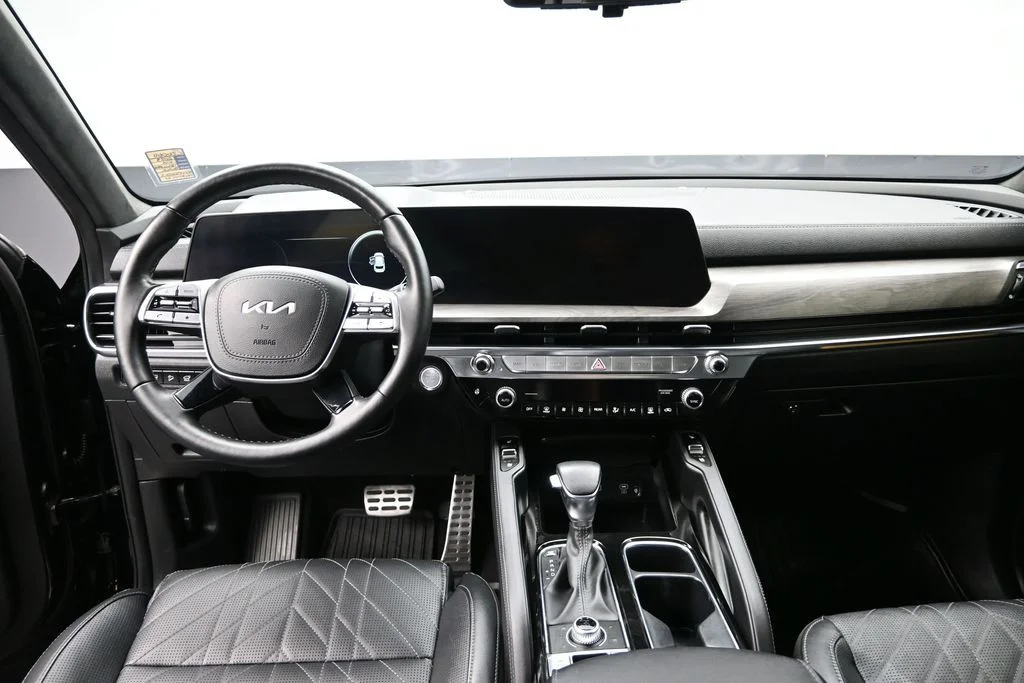 Used 2023 Black Kia SX-Prestige X-Line image 17