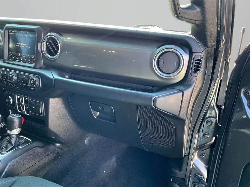 Used 2019 Gray Jeep Unlimited Sahara image 18