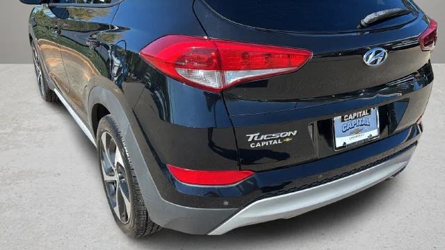 Used 2018 Black Hyundai Value image 41