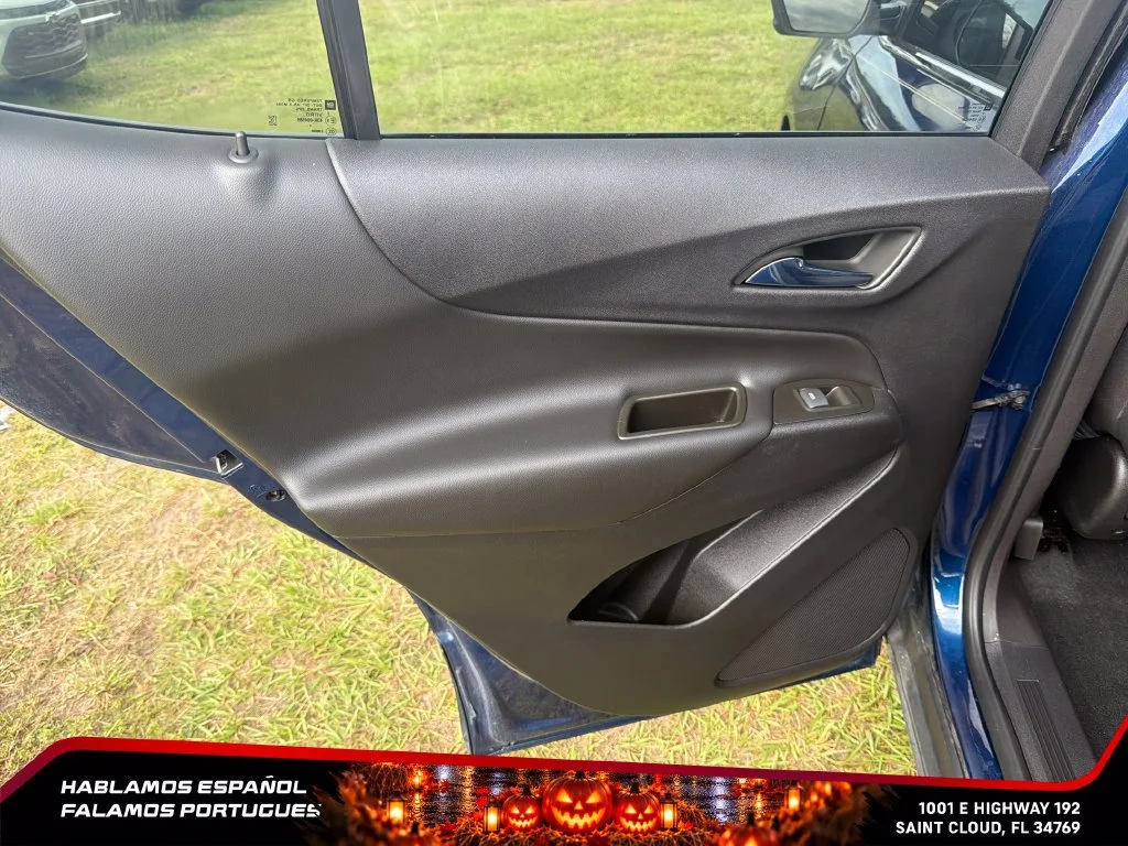 Used 2023 BLUE GLOW METALLIC Chevrolet LT image 22