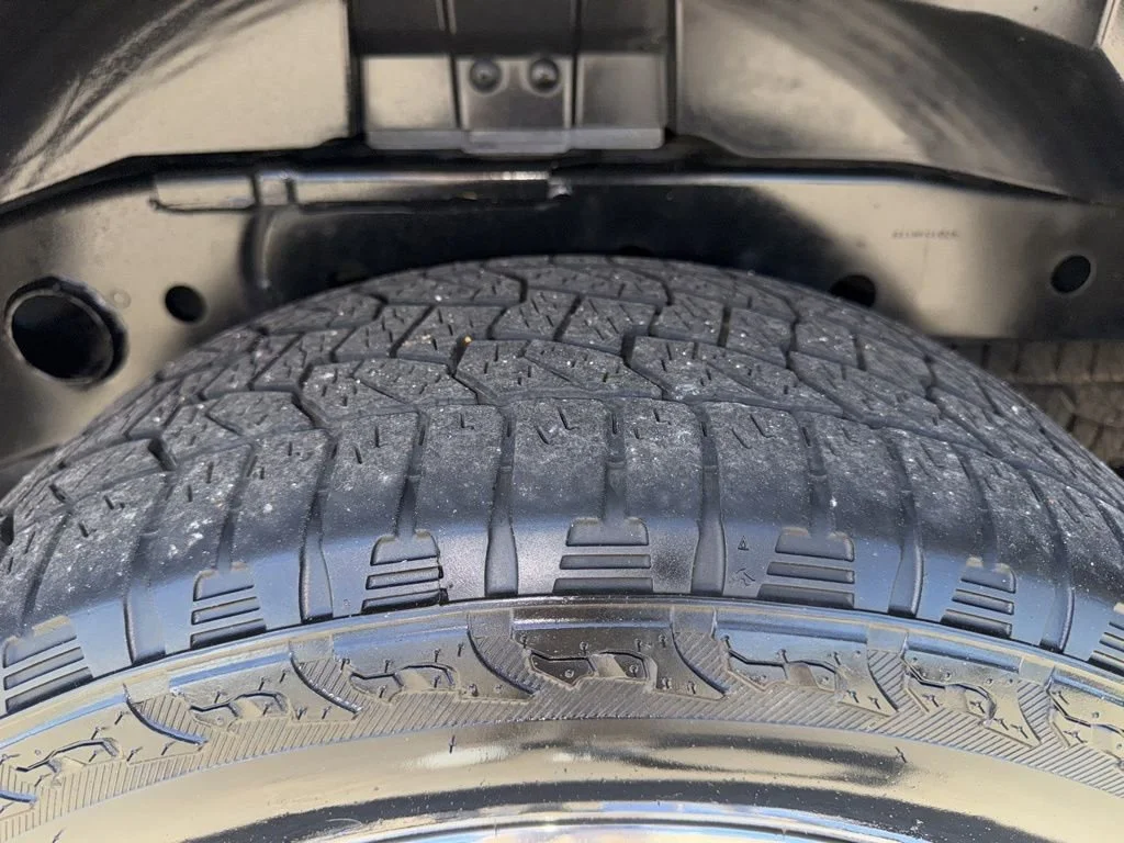 Used 2019  Ford XL image 31