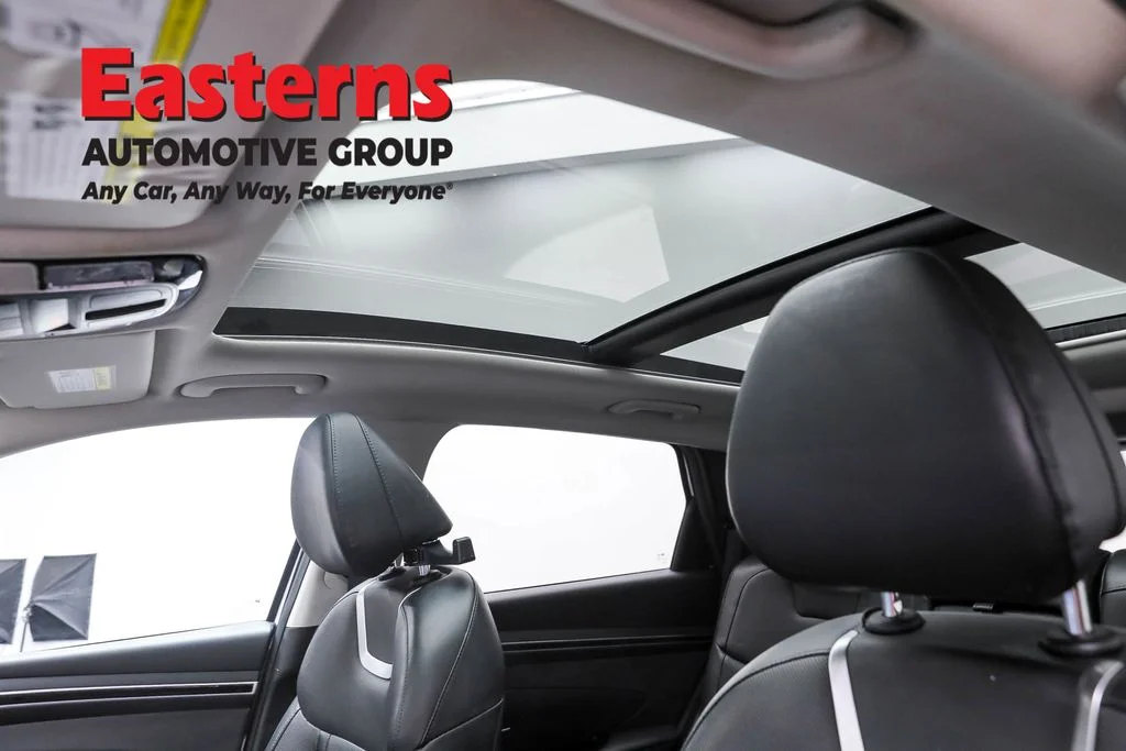 Used 2022 White Hyundai Limited image 35