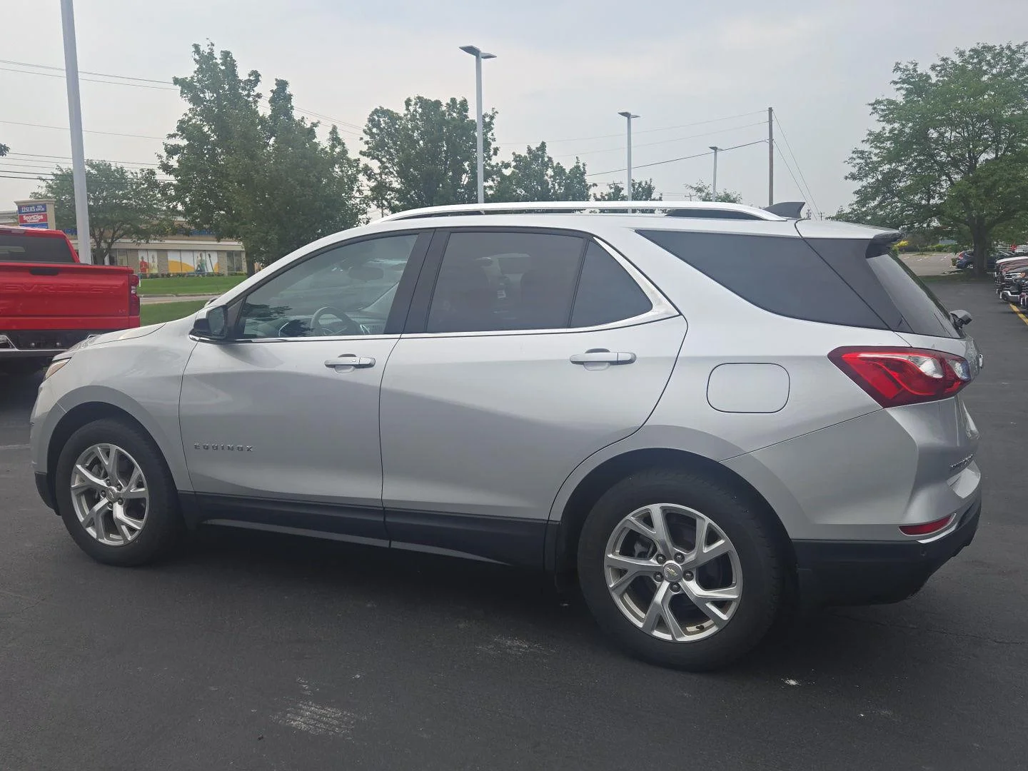 Used 2020 Silver Ice Metallic Chevrolet LT image 4