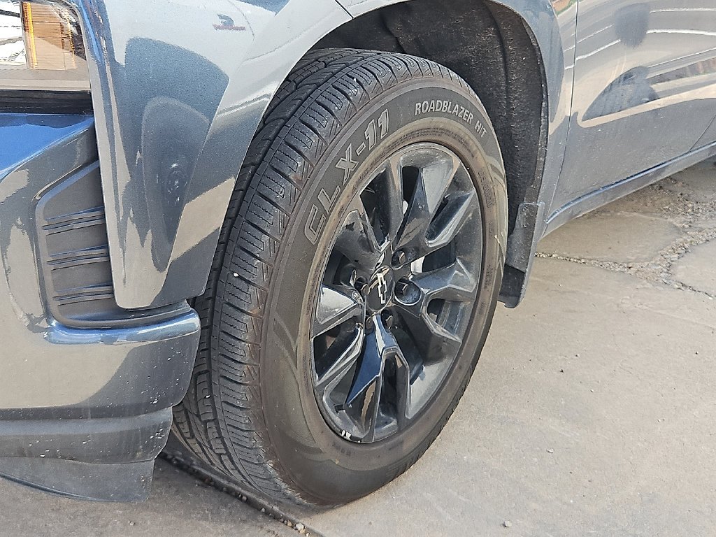 Used 2021 Gray Chevrolet Custom image 4