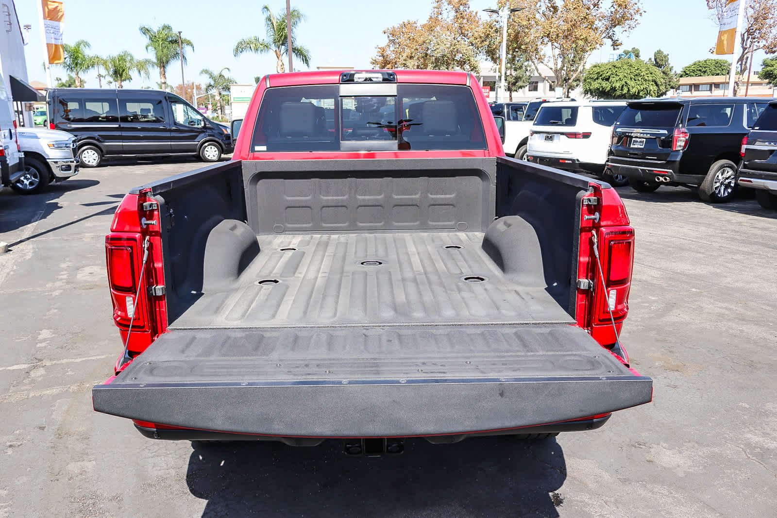 New 2026 Molten Red Pearl-Coat Exterior Paint RAM Laramie image 12