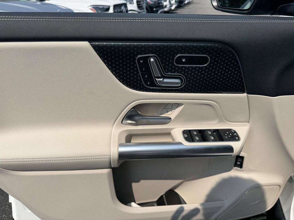 New 2026 Polar White Mercedes-Benz GLA 250 image 18
