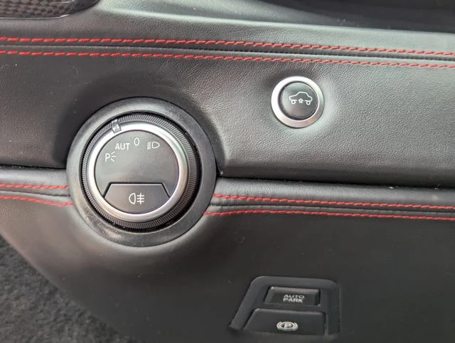 Used 2018  Ferrari Base image 35