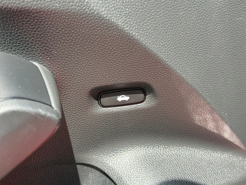 Used 2022 Red Honda LX image 21