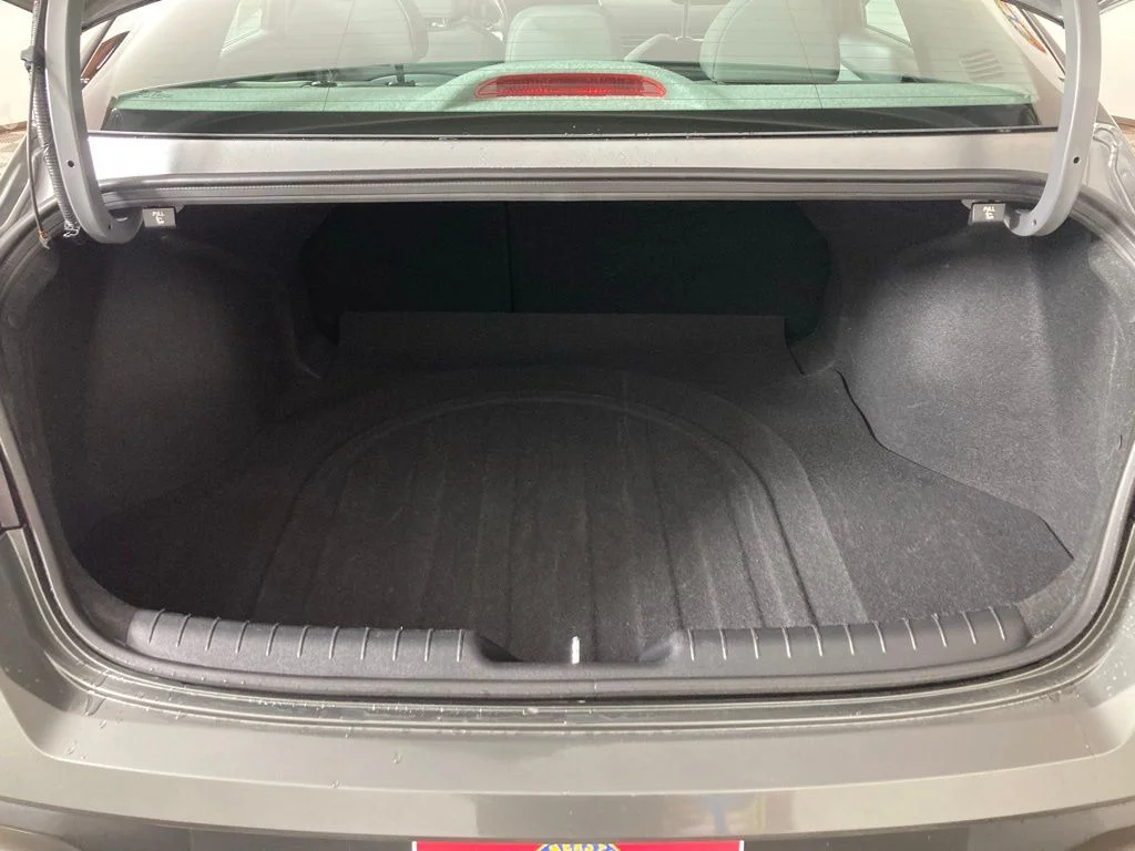 Used 2025 Gray Hyundai SEL Convenience image 22