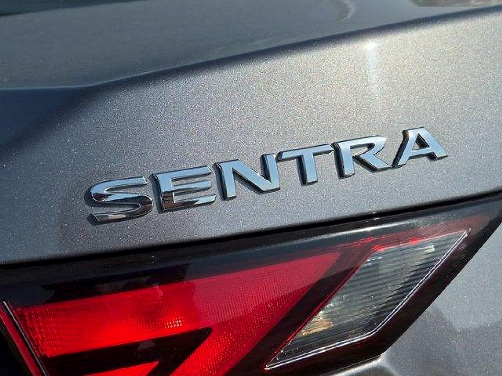 Used 2024 Gun Metallic Nissan SV Xtronic CVT image 30