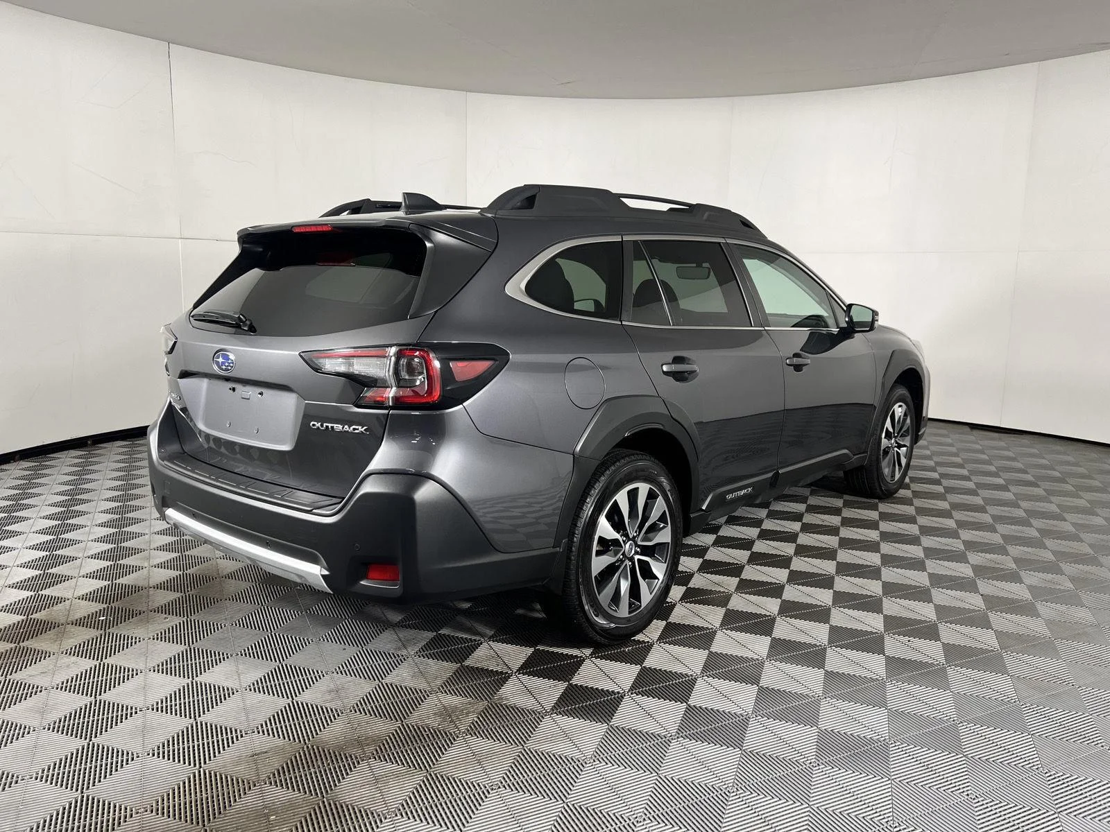 Used 2025 Magnetite Gray Metallic Subaru Limited image 27