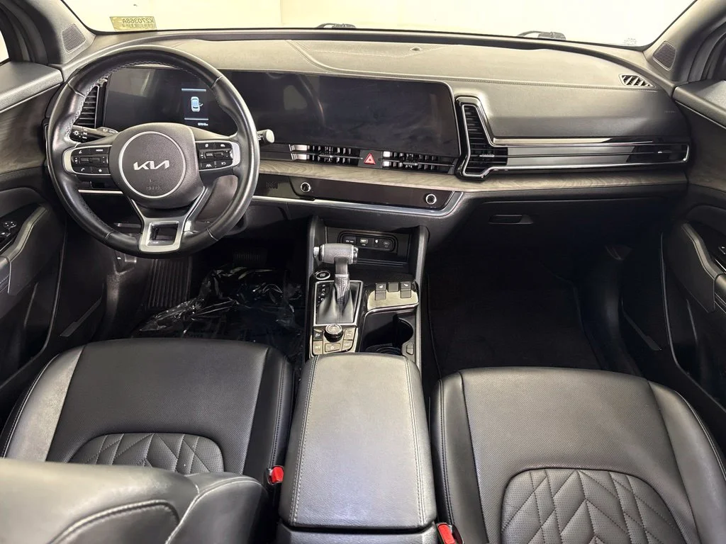 Used 2023 Green Kia X-Line image 14