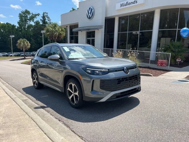 2026 Volkswagen Tiguan 2.0T SE's photo