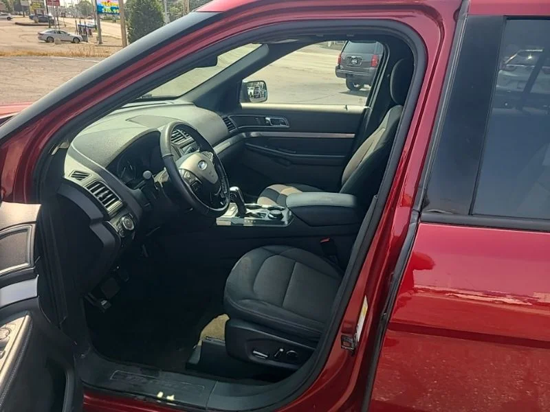 Used 2018 Red Ford XLT image 14