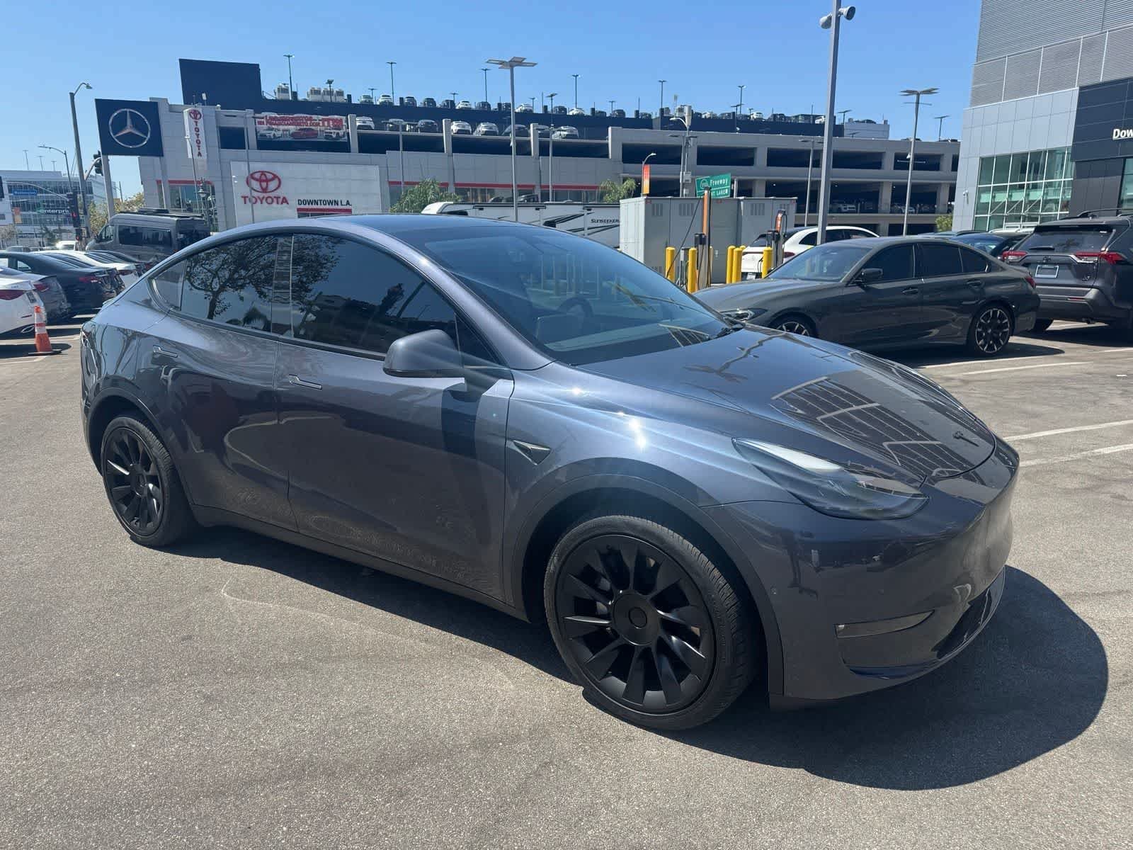 Used 2022 Tesla Model Y Long Range with VIN 7SAYGDEE6NF555928 for sale in Los Angeles, CA