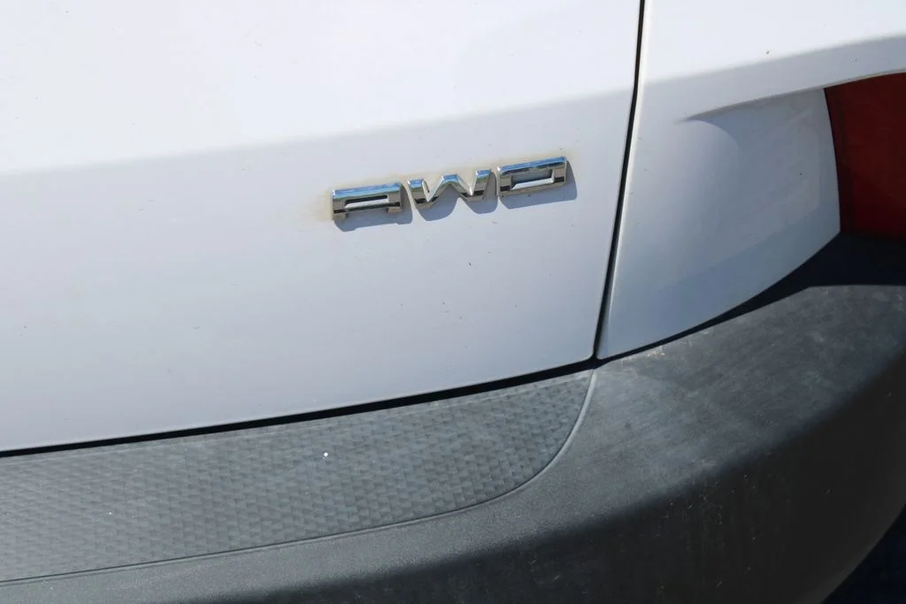 Used 2022 Oxford White Ford SE image 28