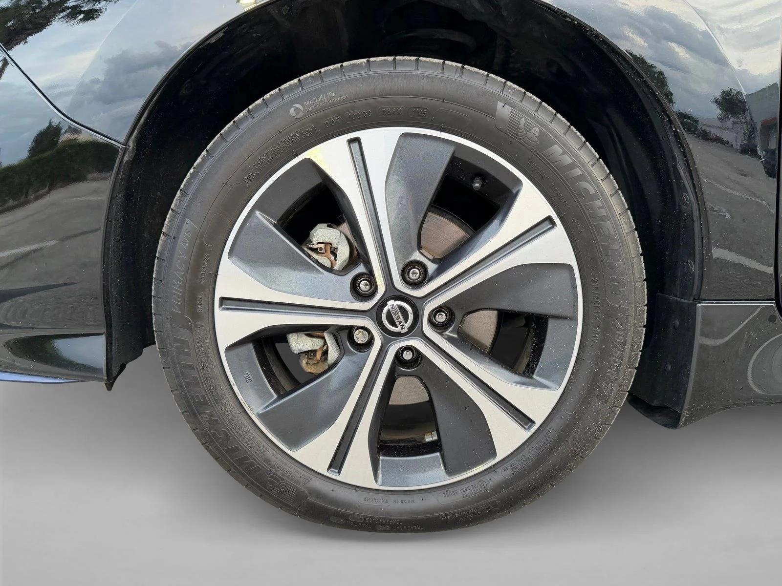 Used 2019 Super Black Nissan SL PLUS image 22
