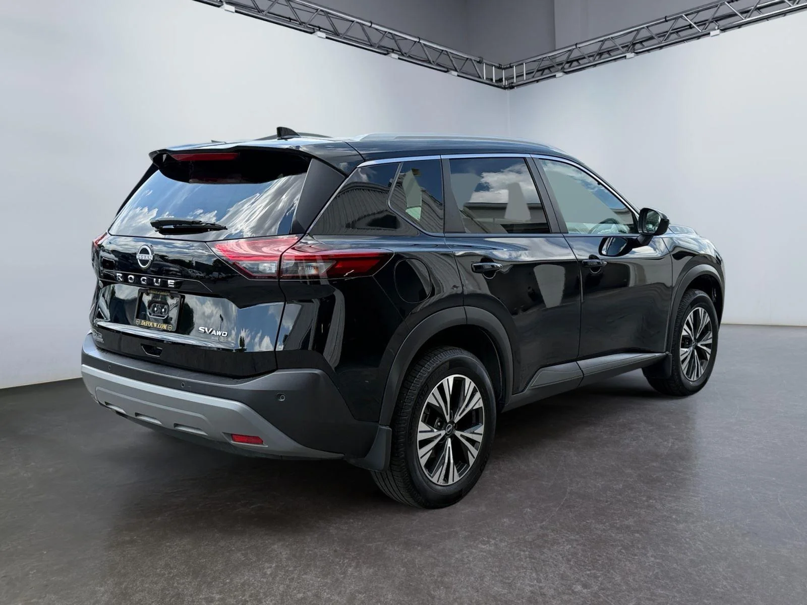 Used 2023 Super Black Nissan SV image 3