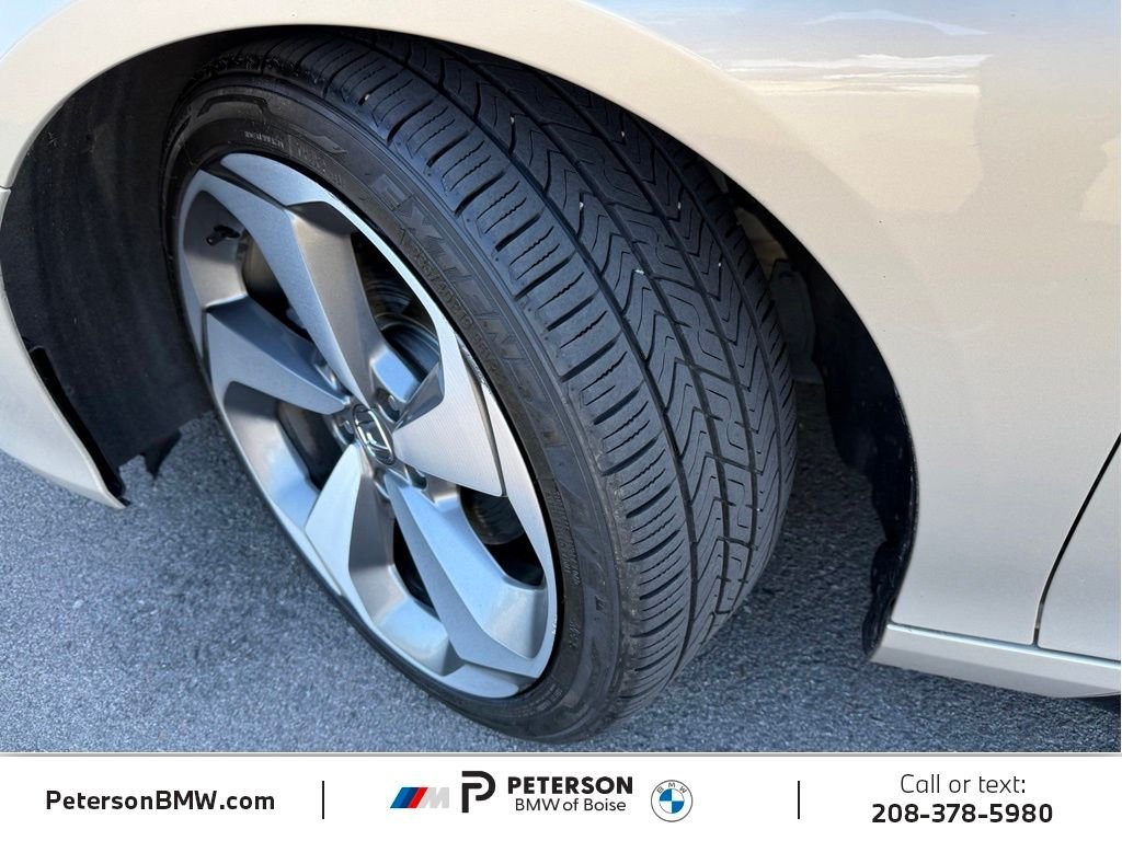 Used 2018  Honda Touring image 31