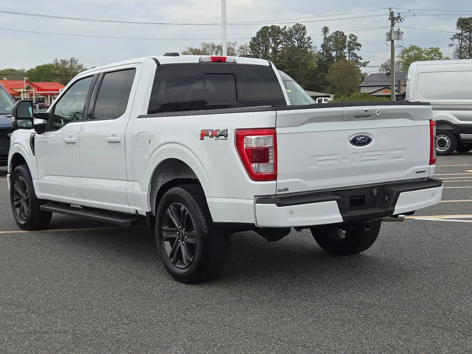 Certified Used 2023 Oxford White Ford LARIAT image 4