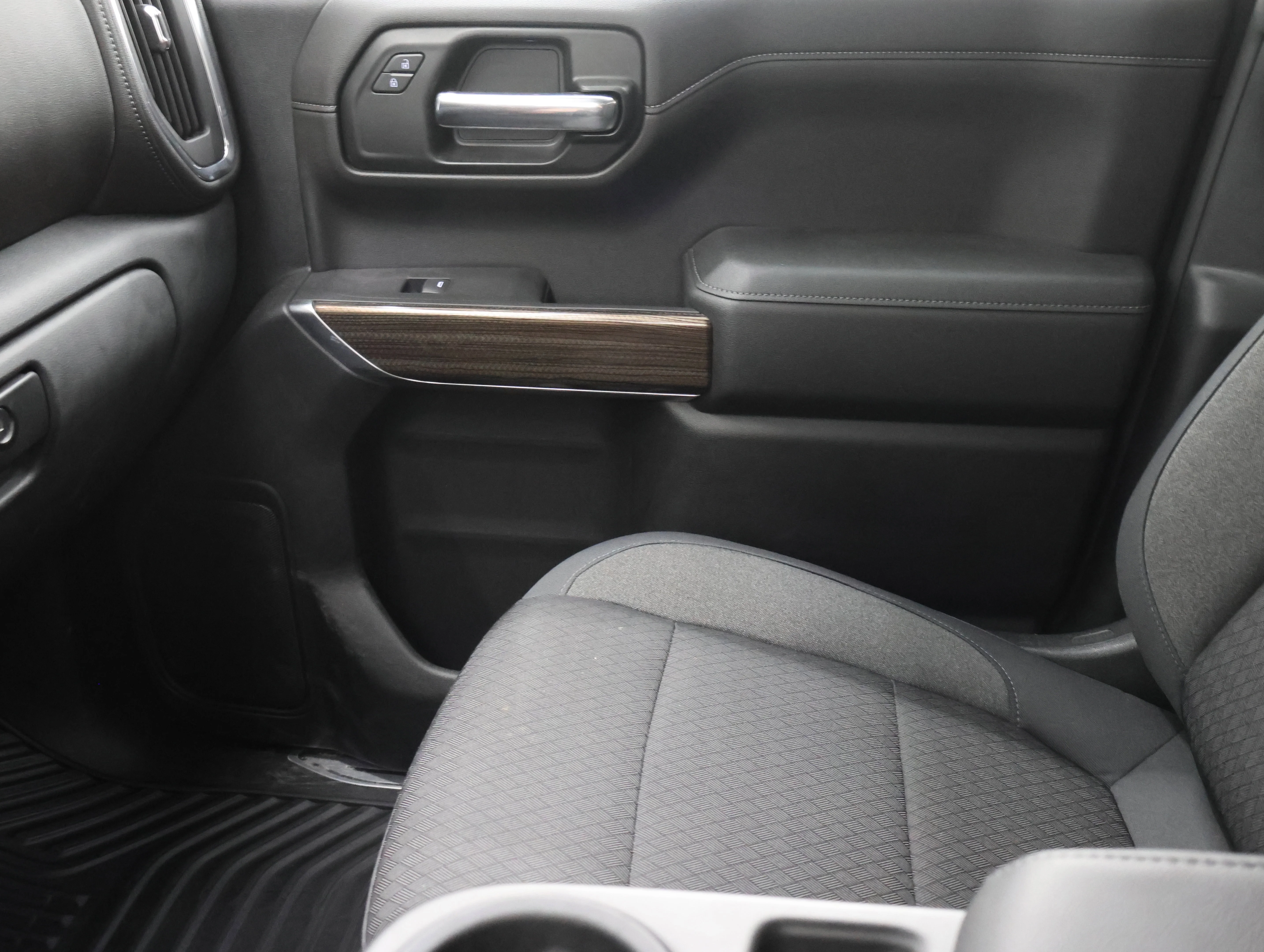 Used 2020 Summit White Chevrolet LT image 13