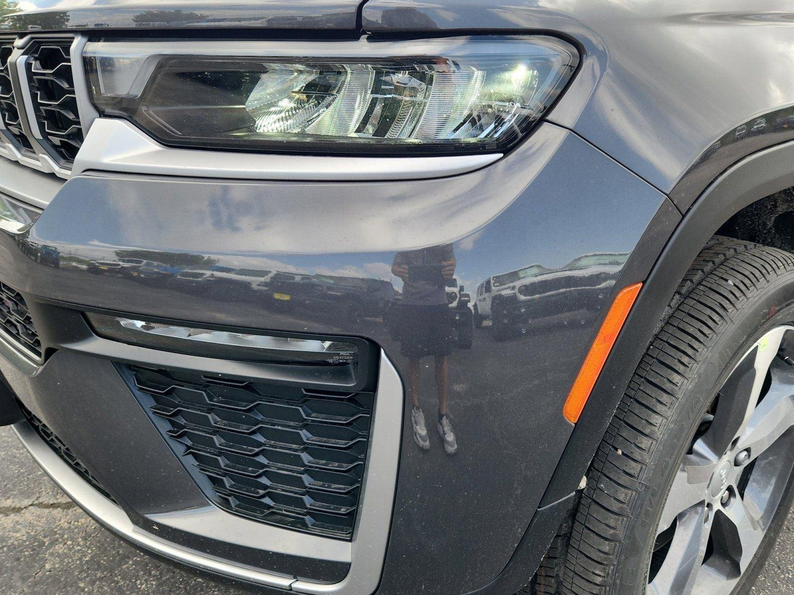 New 2026 Baltic Gray Metallic Clear-Coat Exterior Paint Jeep Limited image 9