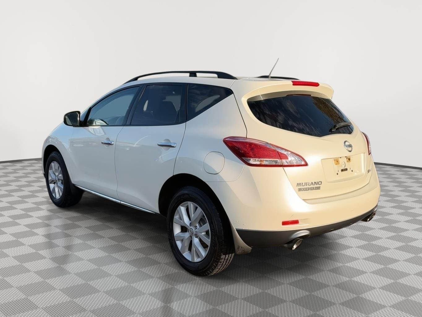 Used 2012 Glacier Pearl Nissan SV image 5