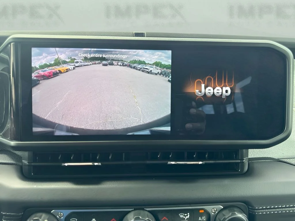 Used 2025 Gray Jeep Sahara image 18