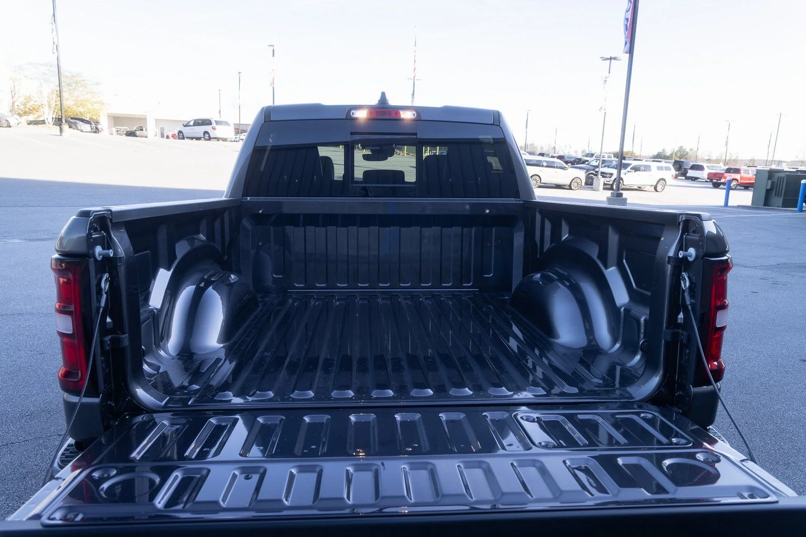 New 2026 Granite Crystal Metallic Clear-Coat Exterior Paint RAM Laramie image 9