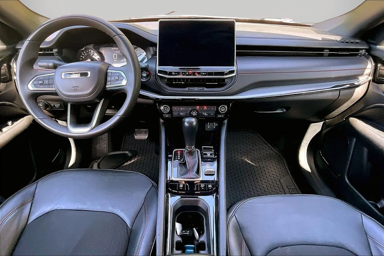 Used 2024 Silver Jeep Trailhawk image 12