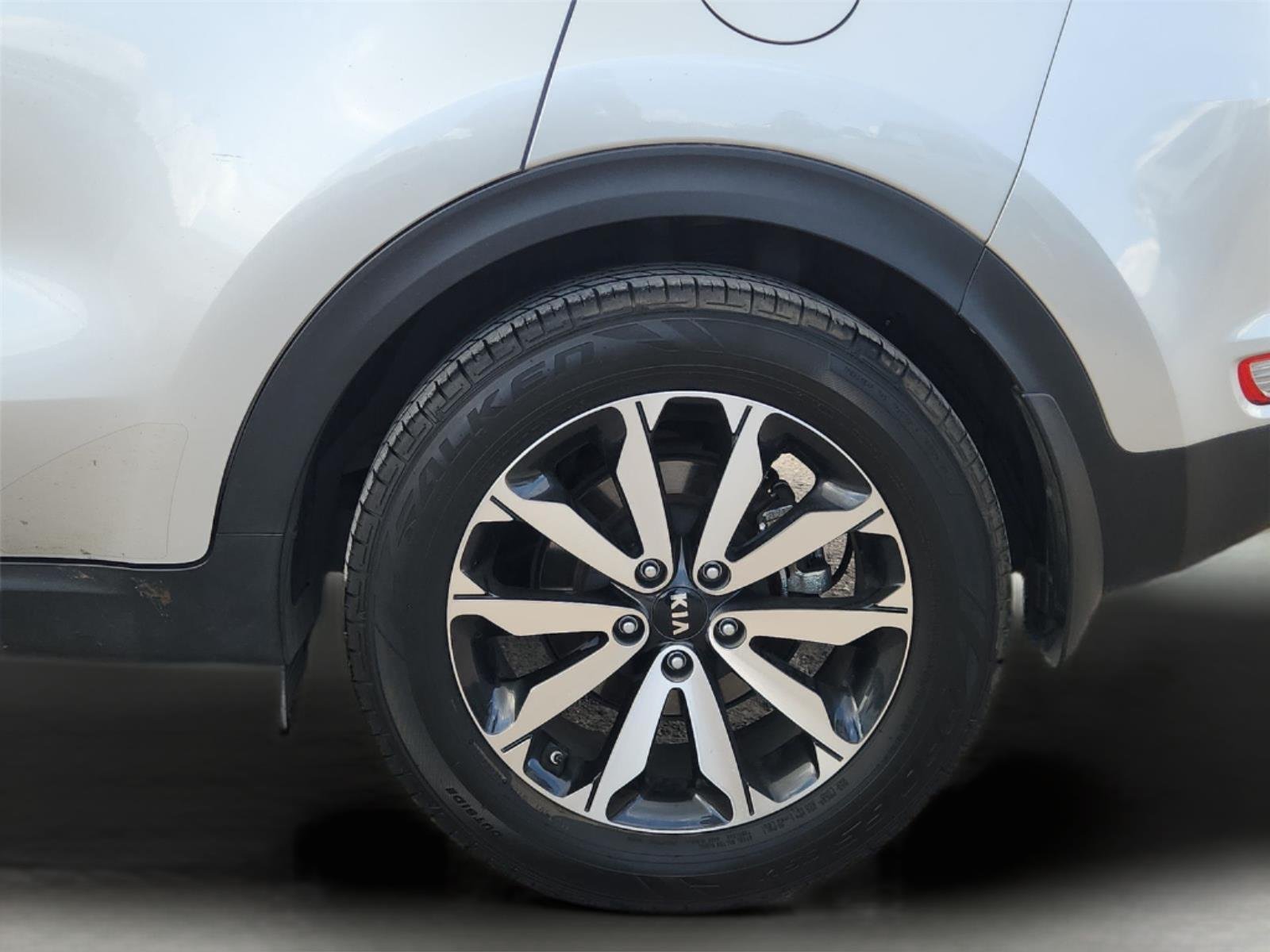 Used 2017 Silver Kia EX image 31